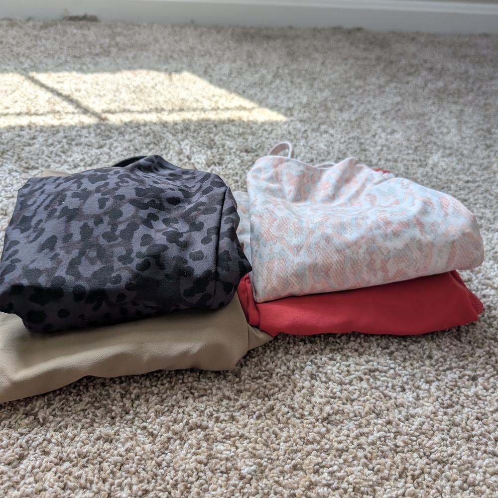 Two Women's Old Navy Workout Sets | LEGGINGS | SPORTS BRA